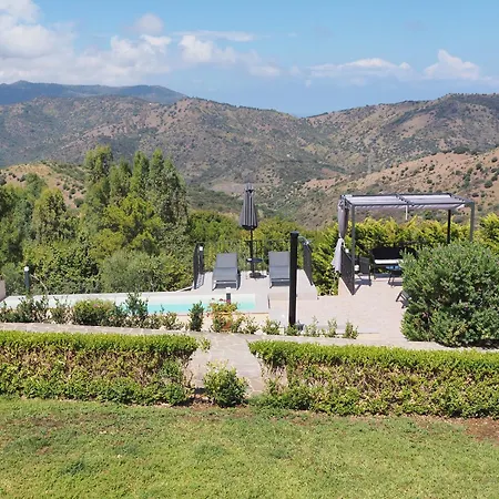 Villa Ai Demani, Con Piscina Pollina